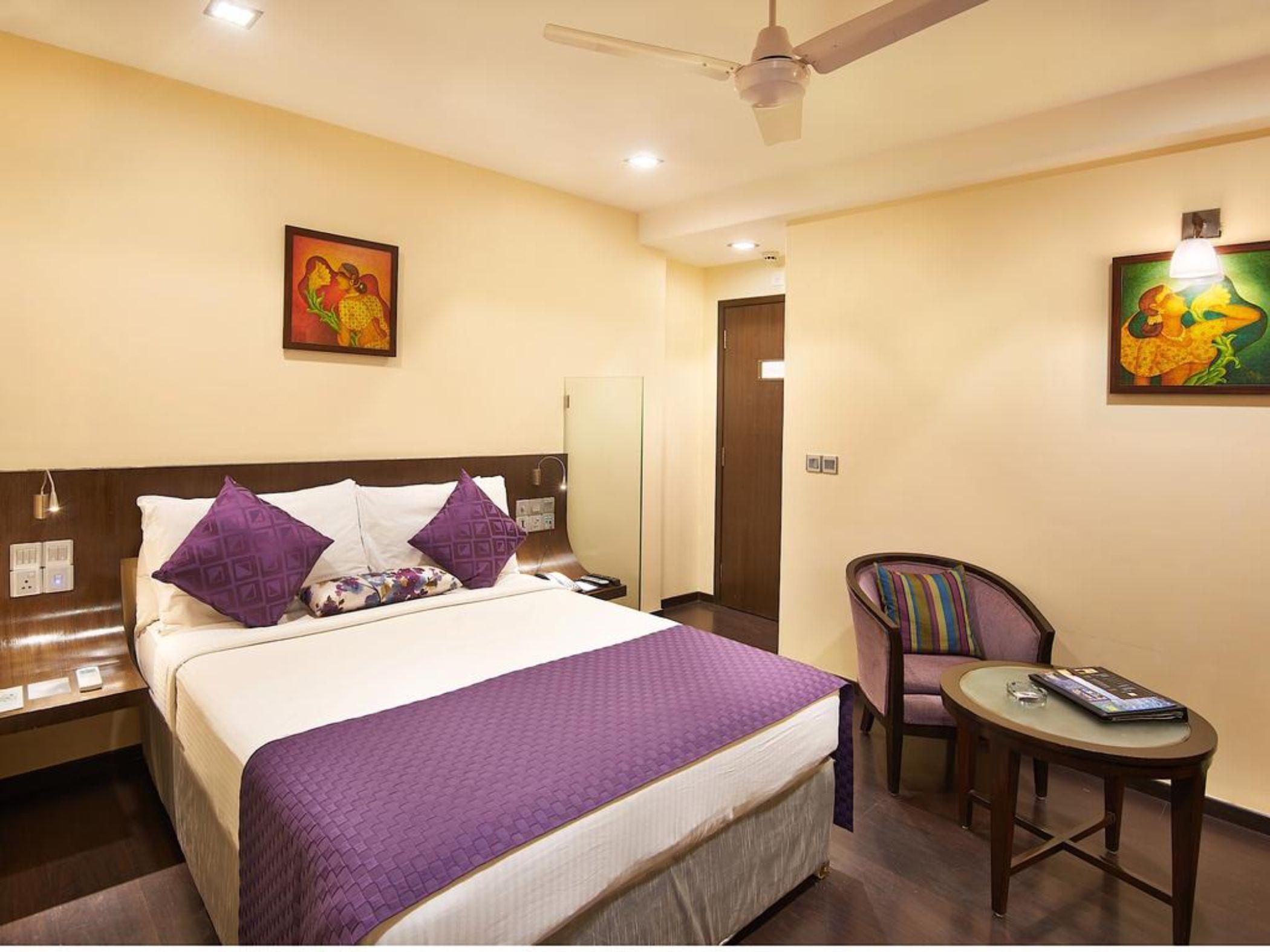 The Shalimar Hotel, Kemps Corner Mumbai  Buitenkant foto