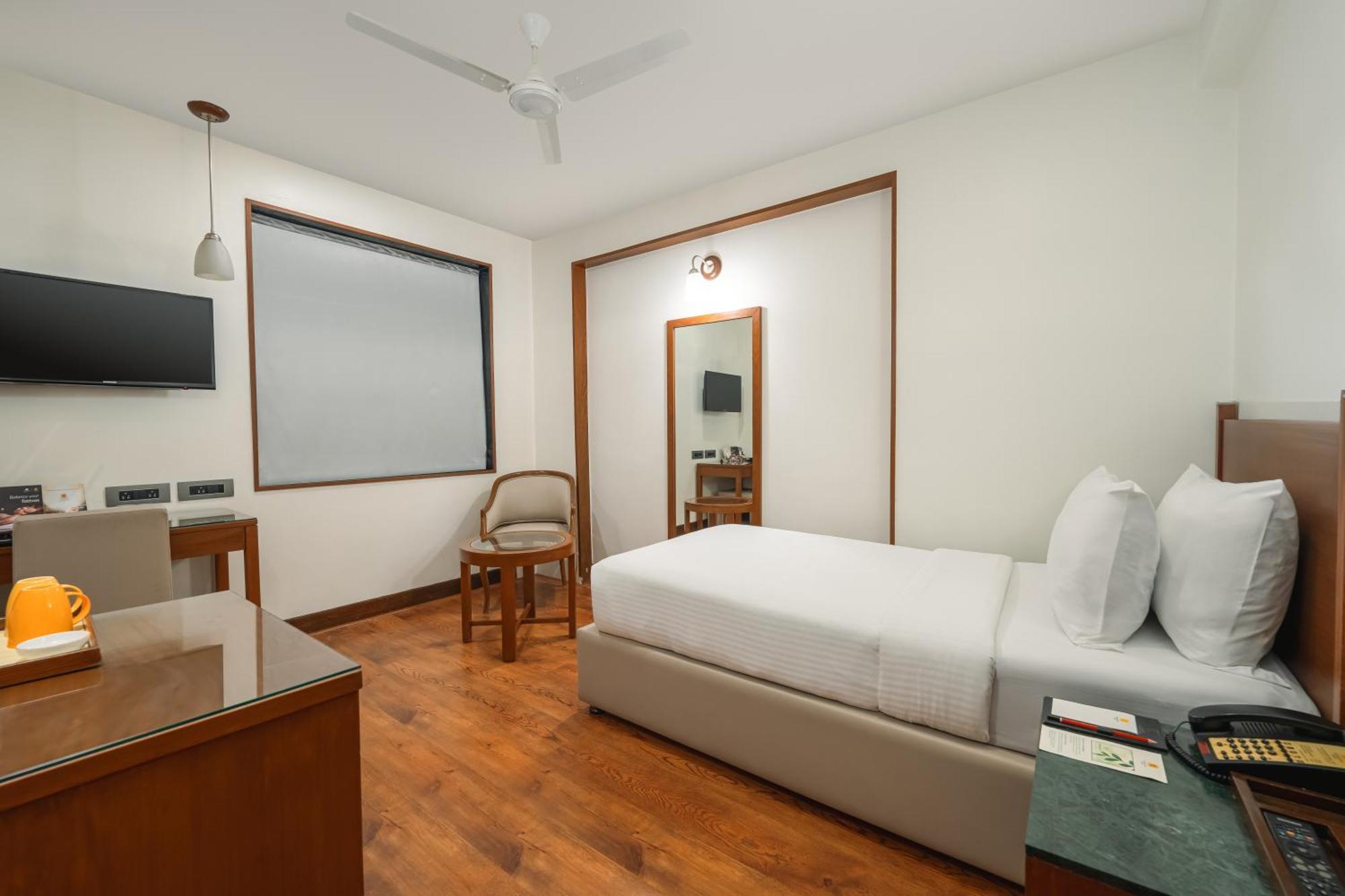 The Shalimar Hotel, Kemps Corner Mumbai  Kamer foto